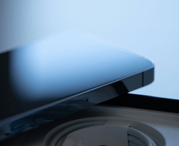 celllphone image with blue light leak in top blocking out screen, insinuating social media issues with jurors