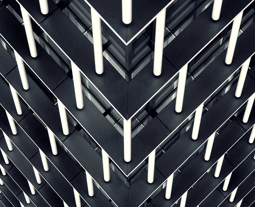 lights and hard edges coming to a point at the center of the image